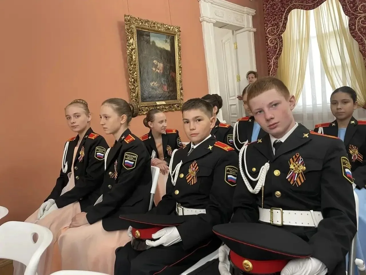 «Ночь в музее» 16 мая наши кадетские классы приняли участие во Всероссийской акции «Ночь в Музее». Н