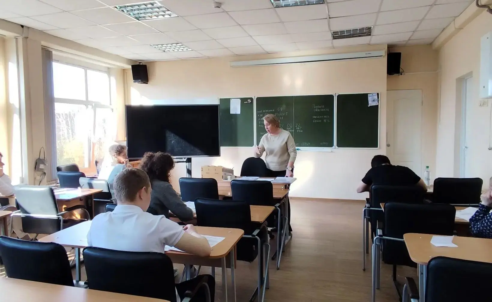🔥 Родители сдали ЕГЭ! 🔥  29 апреля наш лицей  превратился в экзаменационный центр, но за парты сели 