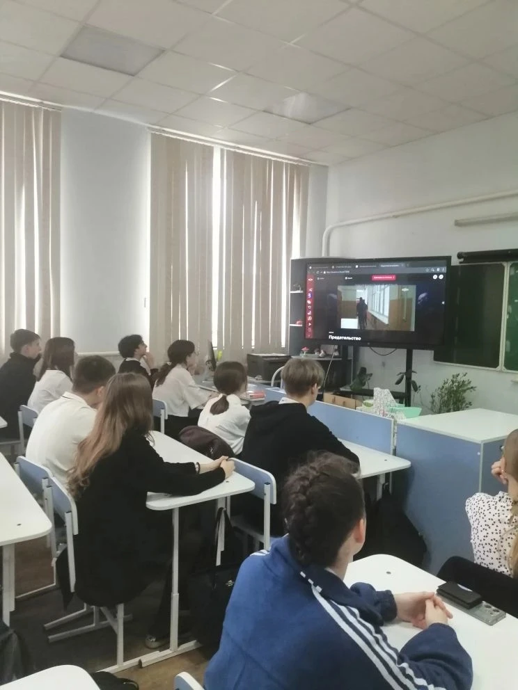 Для учащихся нашей школы был организован  просмотр и обсуждение  фильма " Предательство" Фильм расск