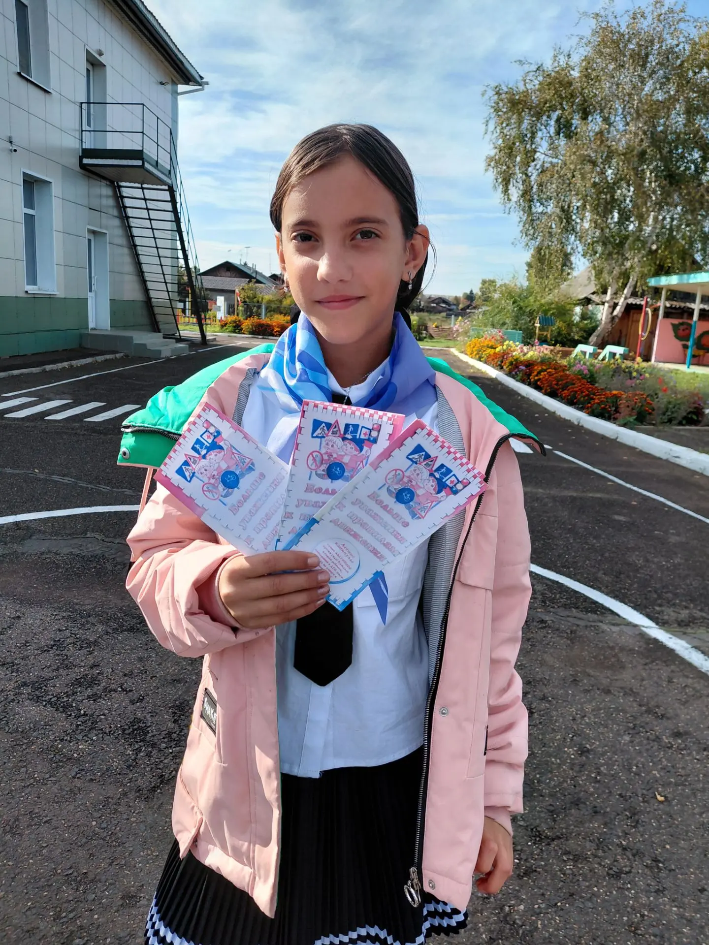 В рамках 3‑го этапа декады дорожной безопасности детей наши юные ЮИДовцы провели важную...
