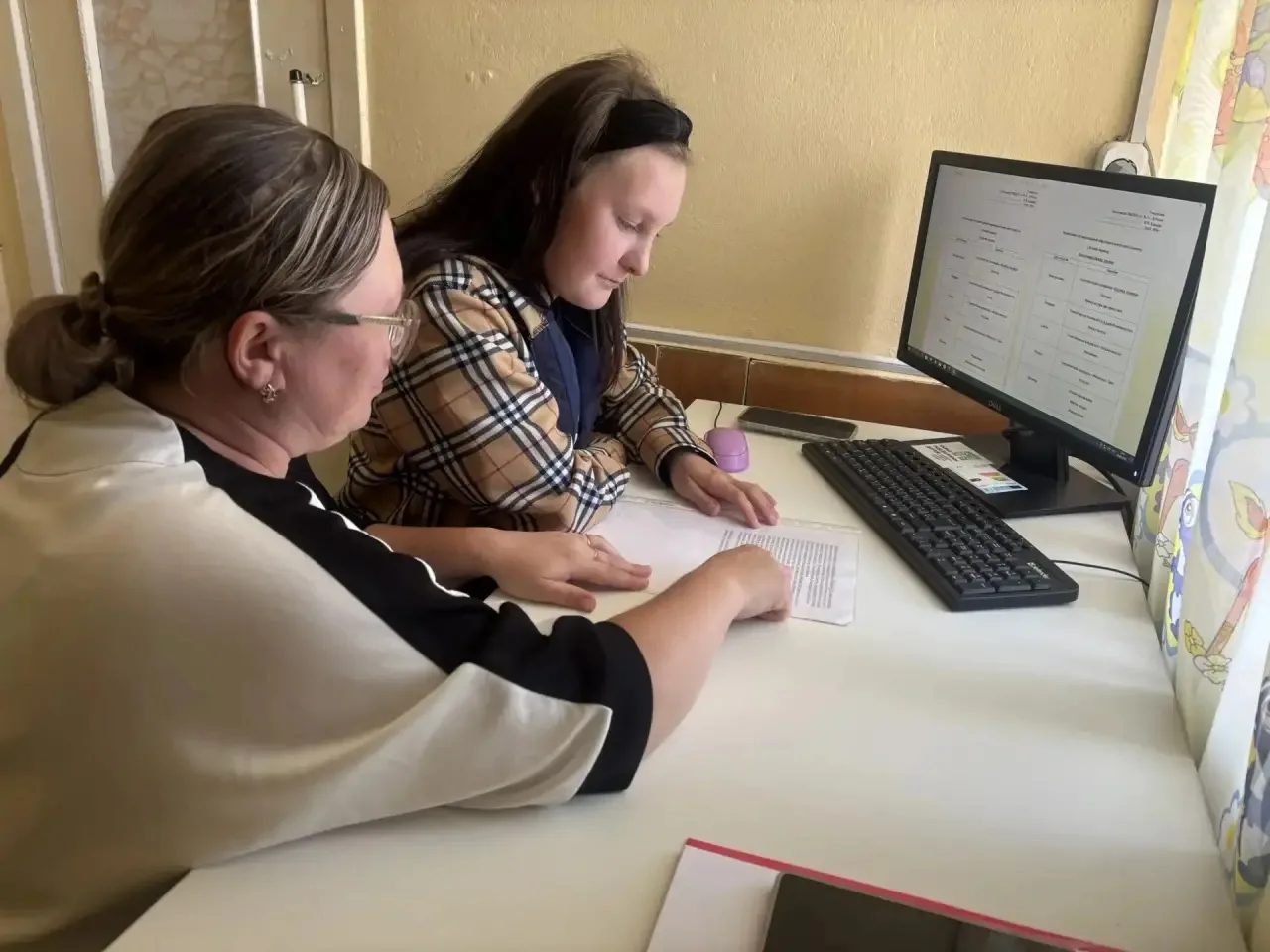 Шиховец Е. М. в рамках работы " Наставничество" вместе с молодым педагогом Голубевой С. Г.  совместн