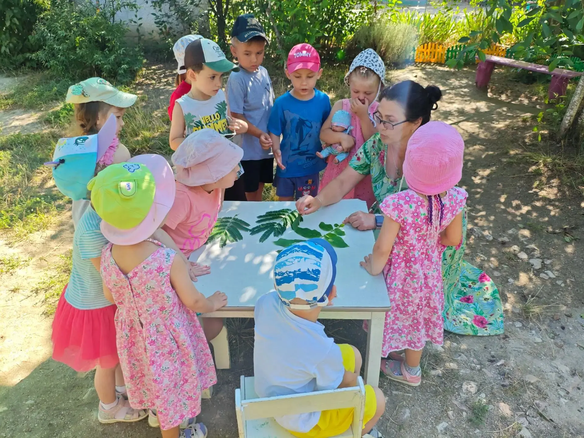 ☀️ Лето — лучшее время для прогулок! 🌿

Сегодня группа "Лапушки" вместе с детьми из 41-го детского 