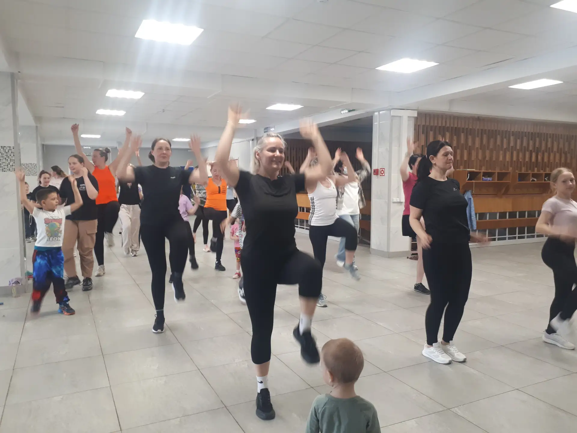 Спортивный флэш-моб прошёл в КДЦ «Радуга»
 В КДЦ «Радуга» состоялся спортивный флэш-моб «Энергия сем