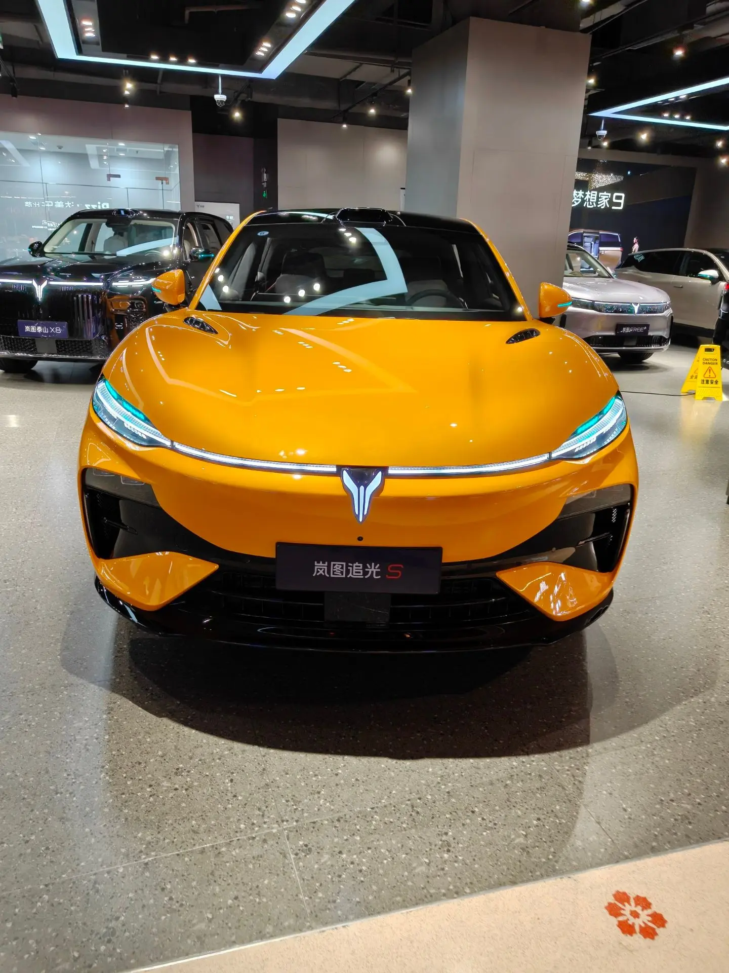 🚘 VOYAH PASSION S — новая электрическая модель из Китая