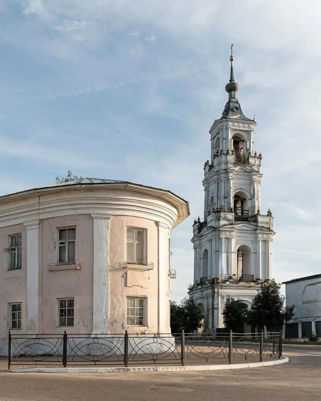 🏙 Нерехта в Костромской области — редкий пример города, где провинциальная тишина ощущ...