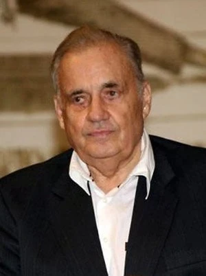 Живем мы что-то без азарта,