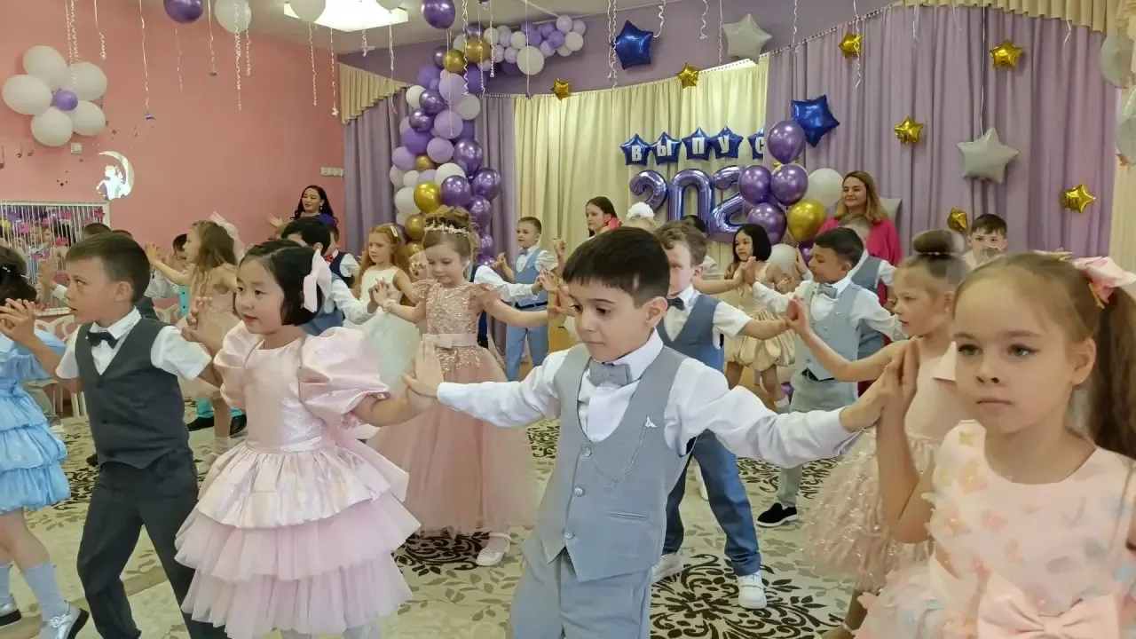 ✨ Вот и настал тот волнующий момент — у ребят из подготовительной группы «Дельфинчик» детского отдел