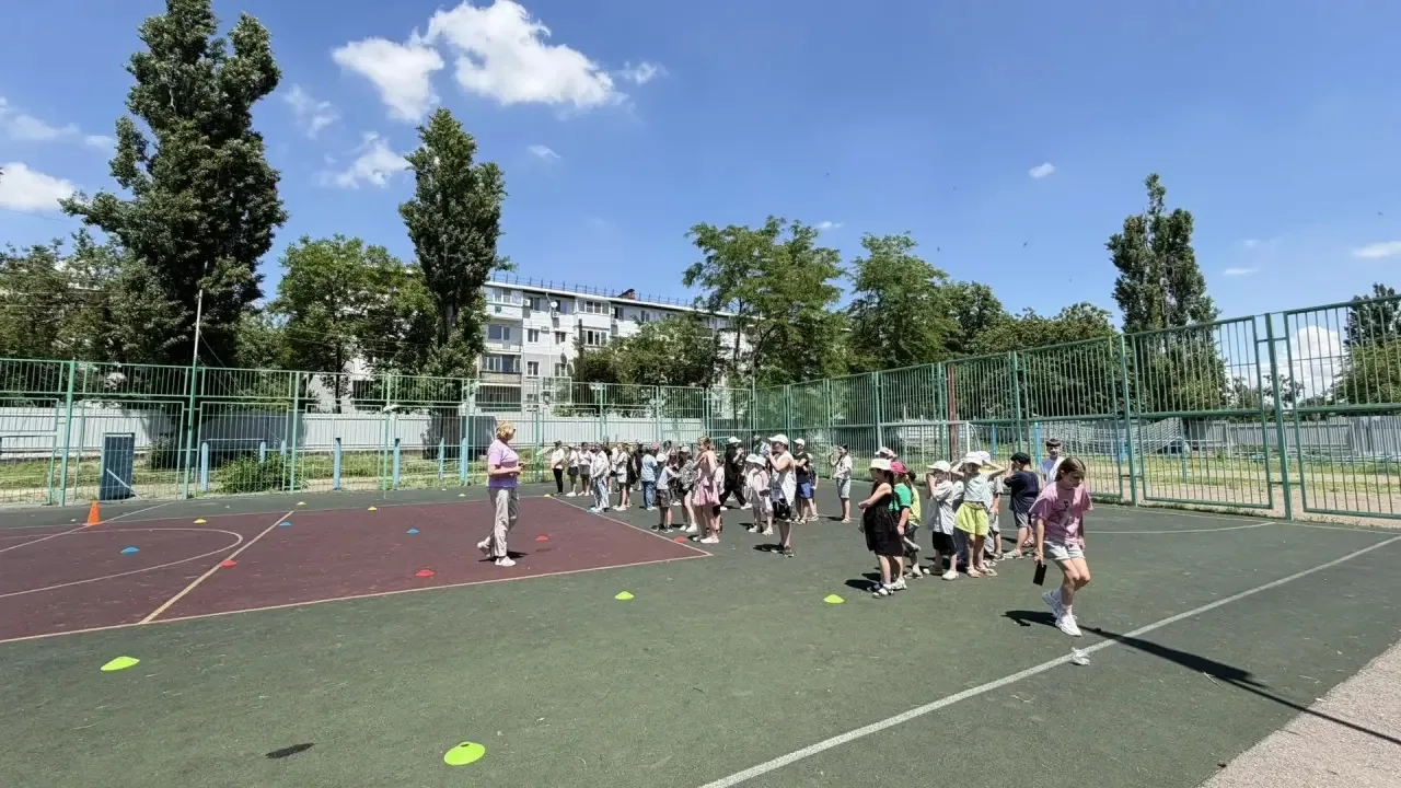🏃‍♂️✨ «Я, ты, он, она — мы спортивная страна!» — в лагере прошли «Весёлые старты»! ✨🏃‍♂️

Ребята р