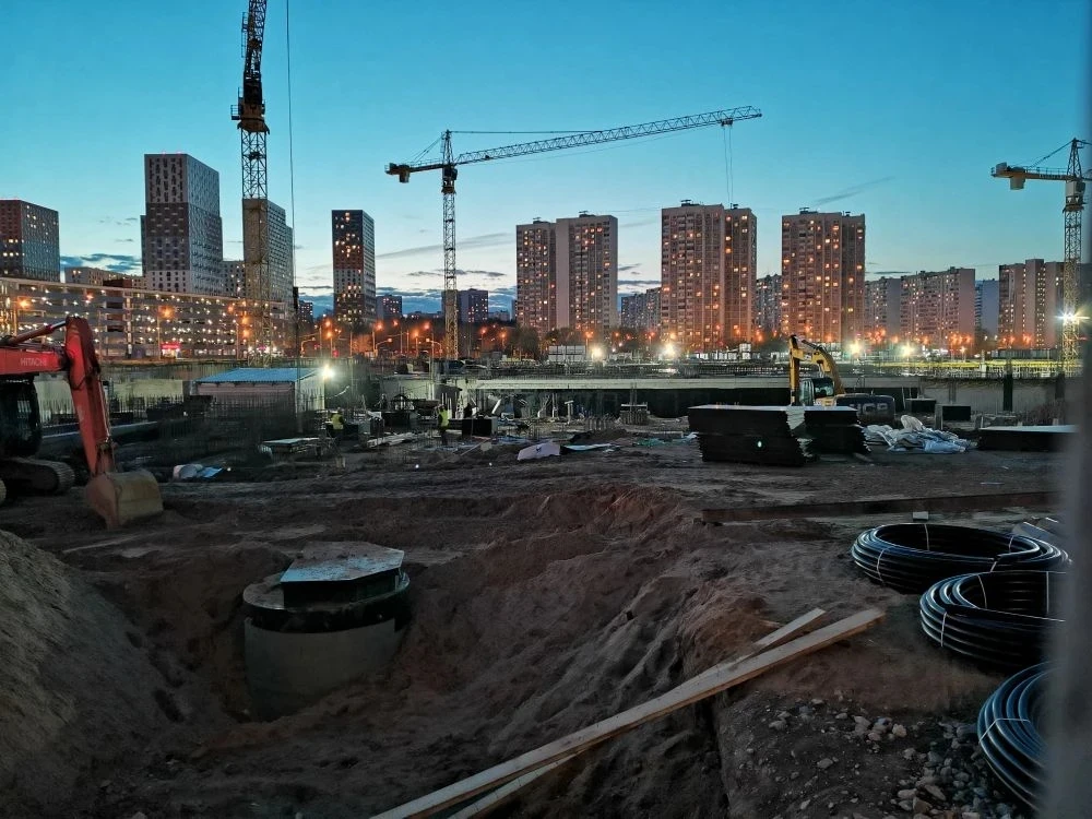 Пять лет назад. 1 мая 2021 года. Здесь будет Глобус.