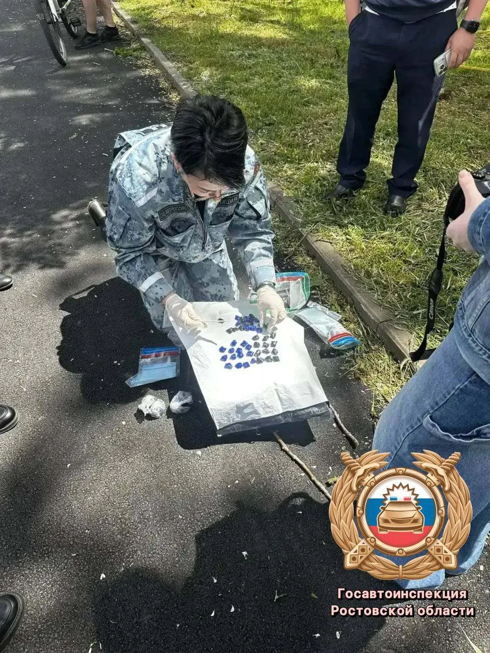 🚔 Ростовчанин возил в машине 187 свёртков с наркотиками

27-летнего водителя ВАЗа остановили сотруд