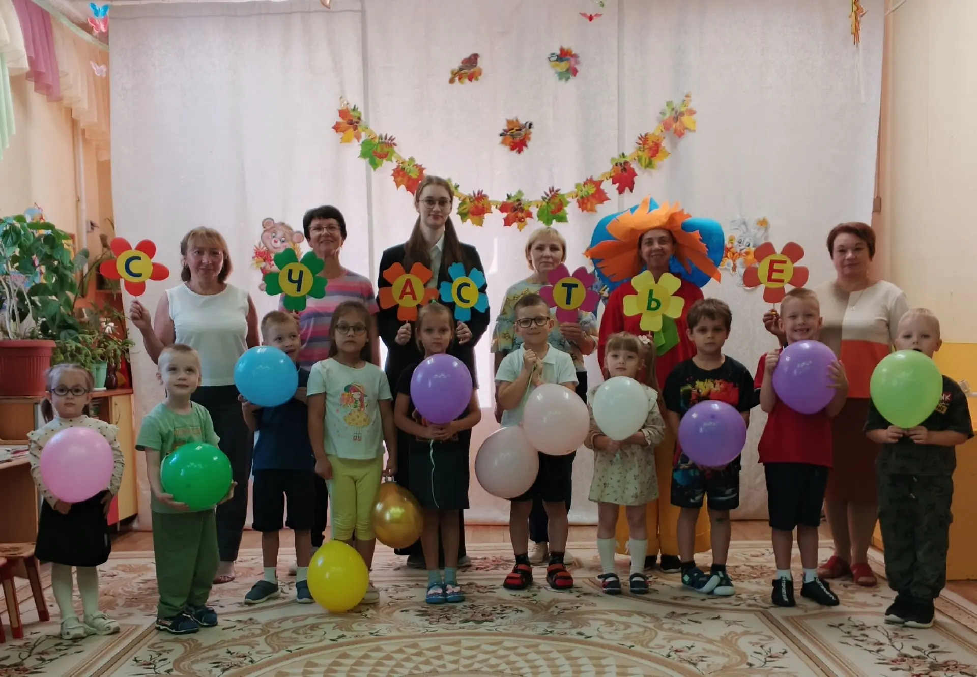 🎉 В день Знаний в Корпусе №2 нашего детского сада Знайка и Незнайка устроили настоящий...