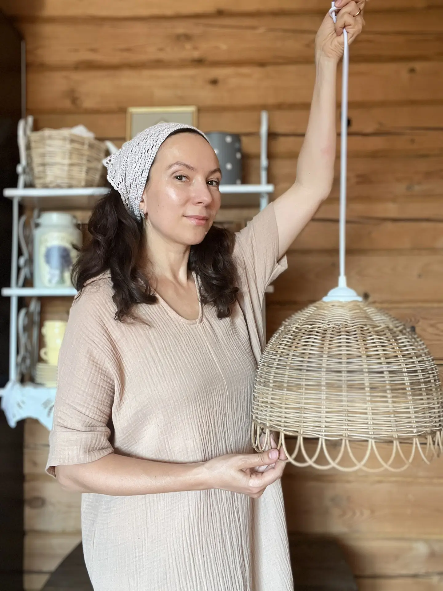 Моя мама, посмотрев в живую на мой абажур из ротанга, была очень удивлена тому, как здорово и натура