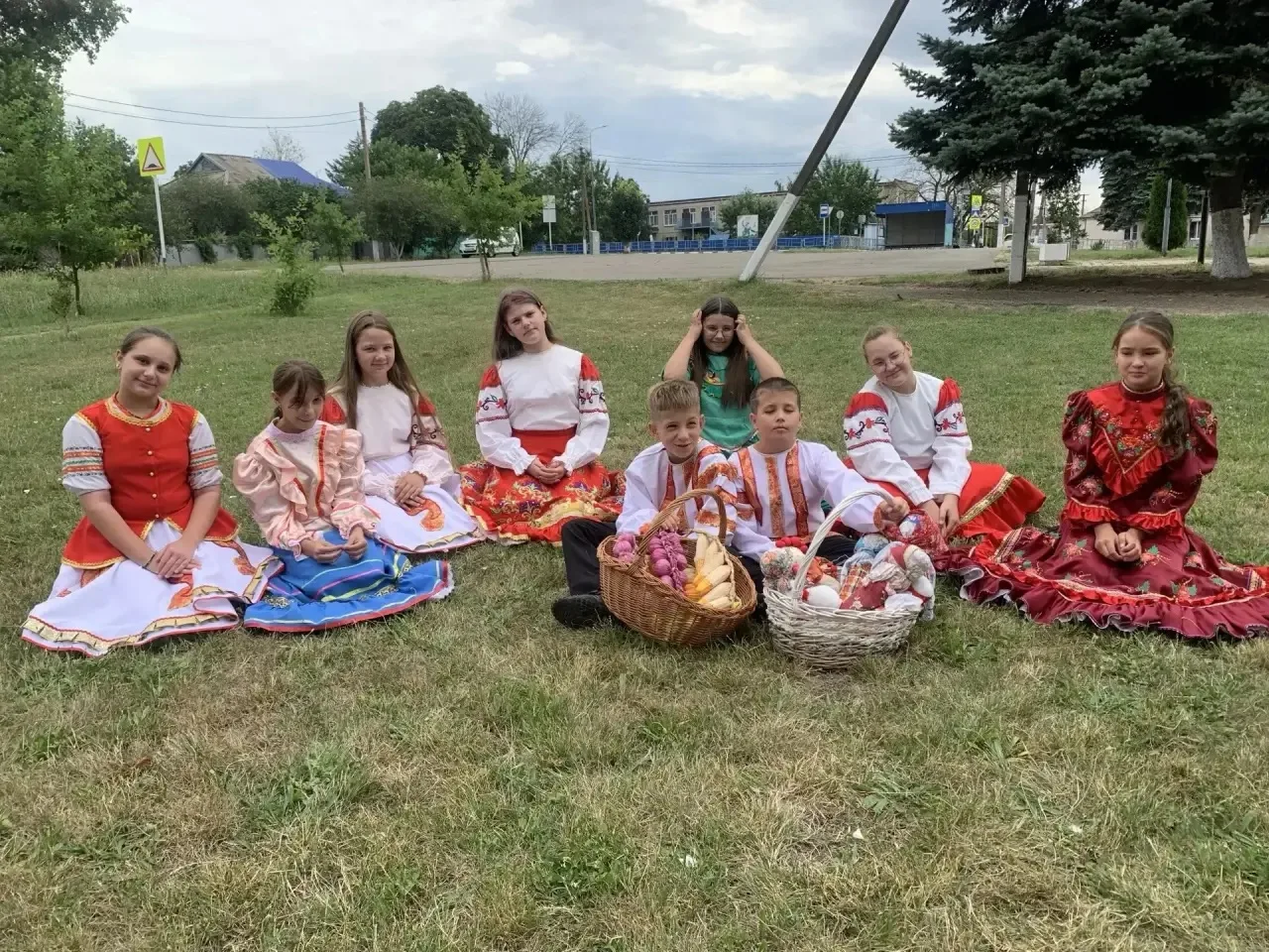 🌾 Наследники кубанских традиций: наши казачата на «Дне Фольклора»!Юные казачата нашей школы приняли