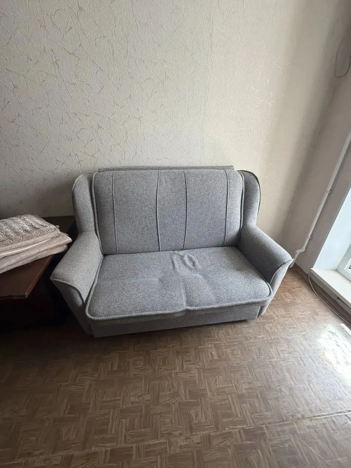 Продам диван и два кресла за 6000,
