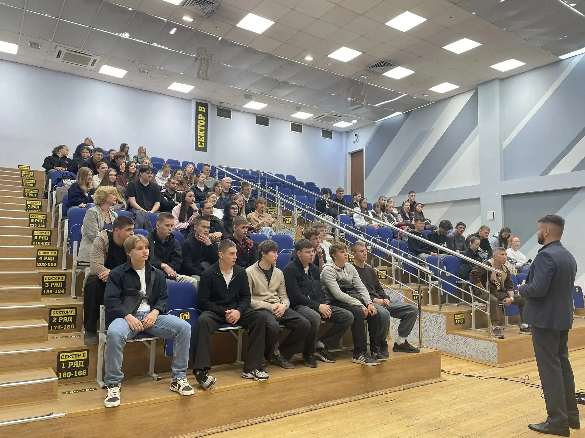 📢В училище прошла встреча с участником СВО, капитаном 87 полка БПС  и советником мэра ...