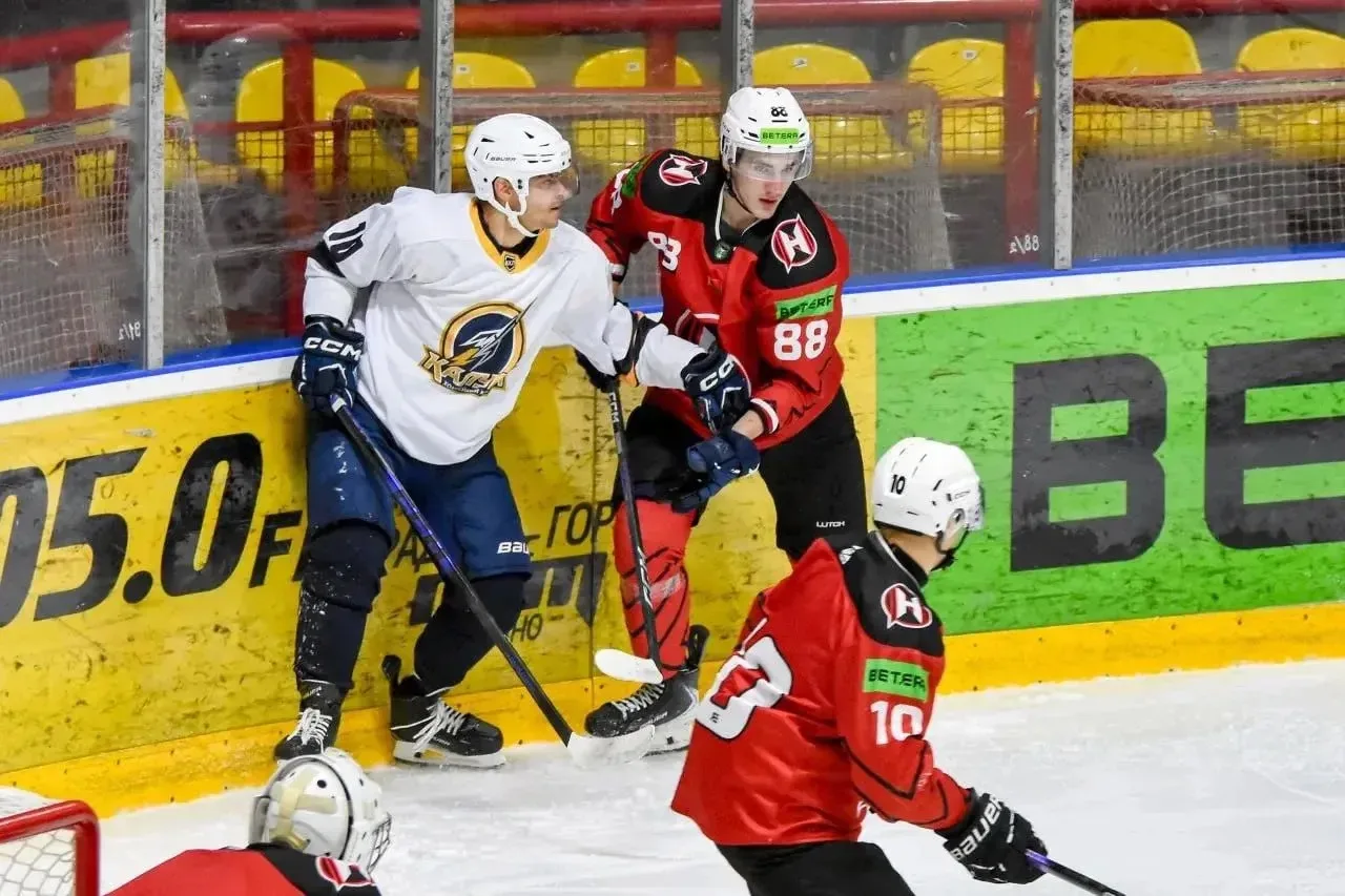 🏒Дружбу между калужанами и белорусами укрепляем и в спорте.

Свой первый товарищеский матч во взрос