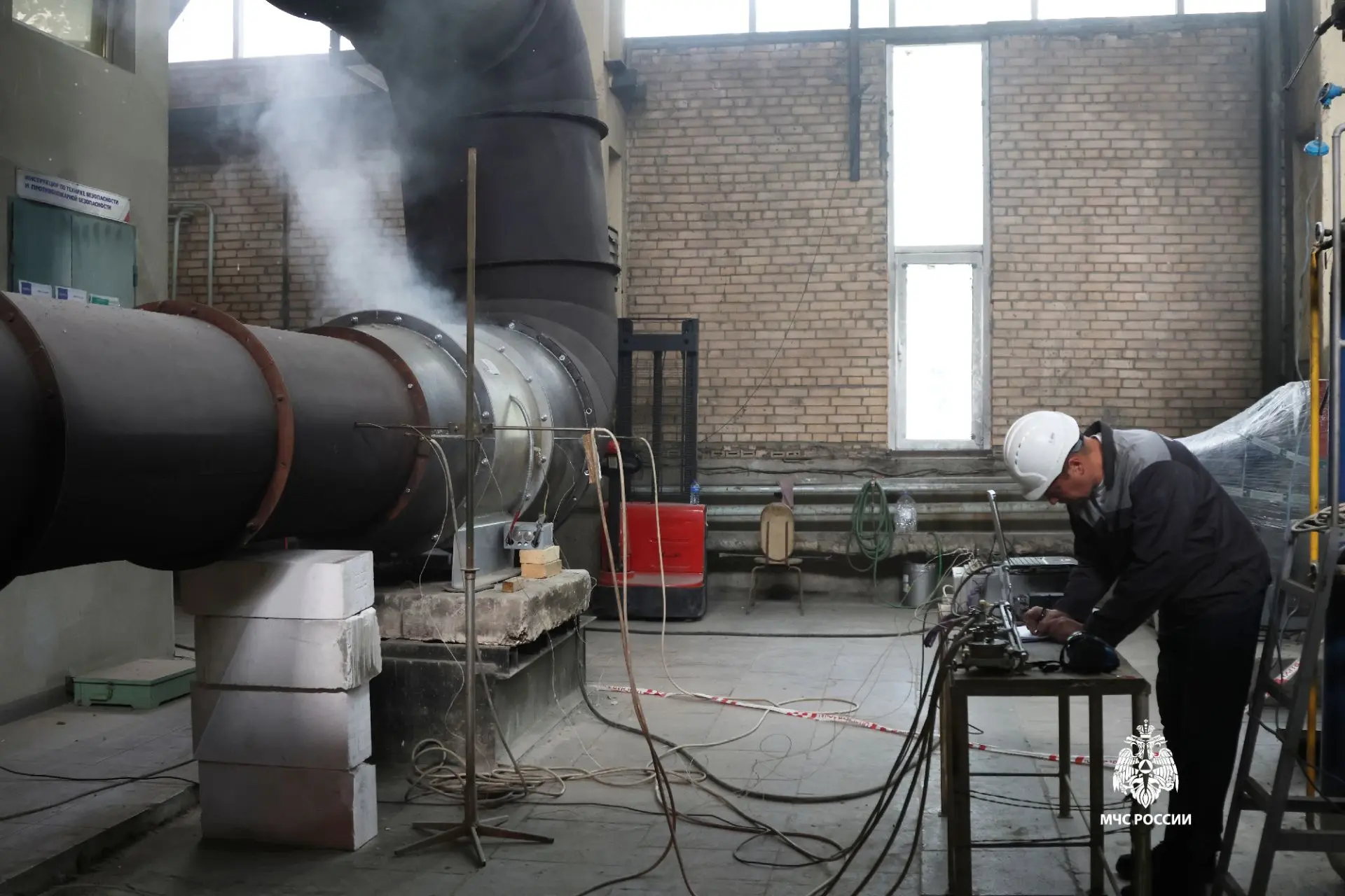 Когда дым страшнее огня: проверяем вентилятор на прочность при 400 °C