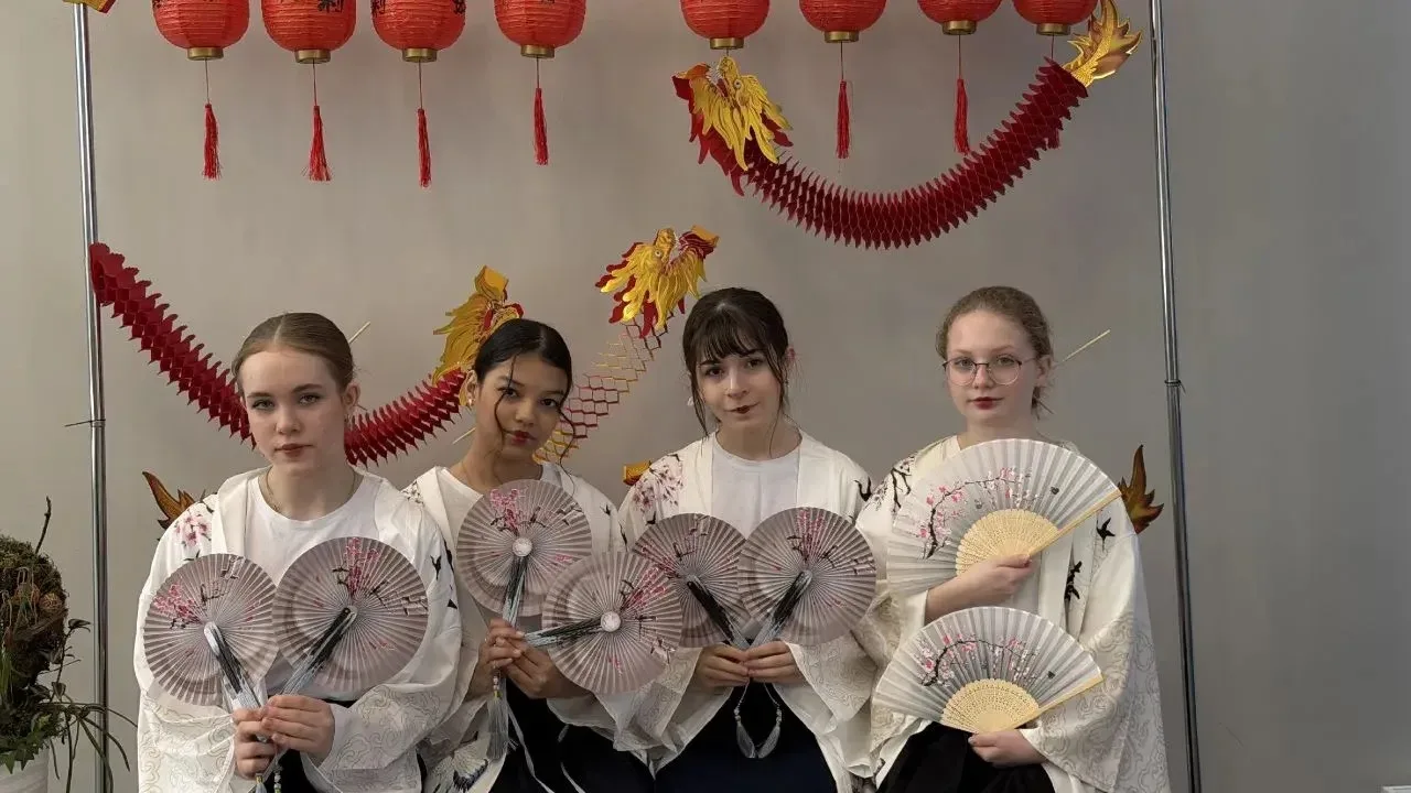🌸Разгадывая "Код Китая" в Школе "Созвездие"!  Суббота в Школе "Созвездие" была наполнена удивительны