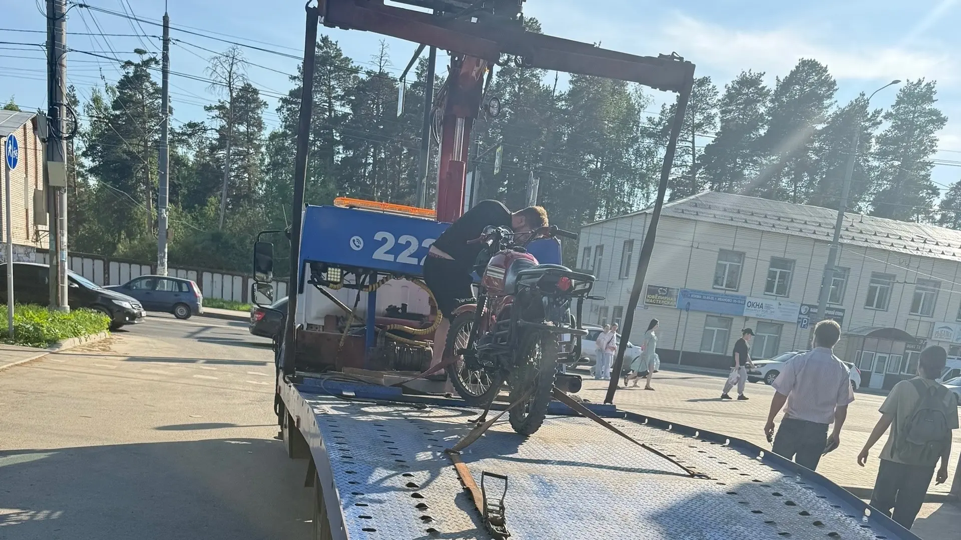 🛵 «Самоуверенность до беды»: ГАИ Иванова провела рейд по юным нарушителям ПДД    Сотрудники Госавтои