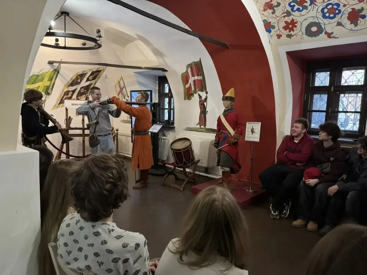 🏹10 «Б» на страже истории: погружение в эпоху стрельцов!   🌆На днях ученики 10 «Б» класса совершили 