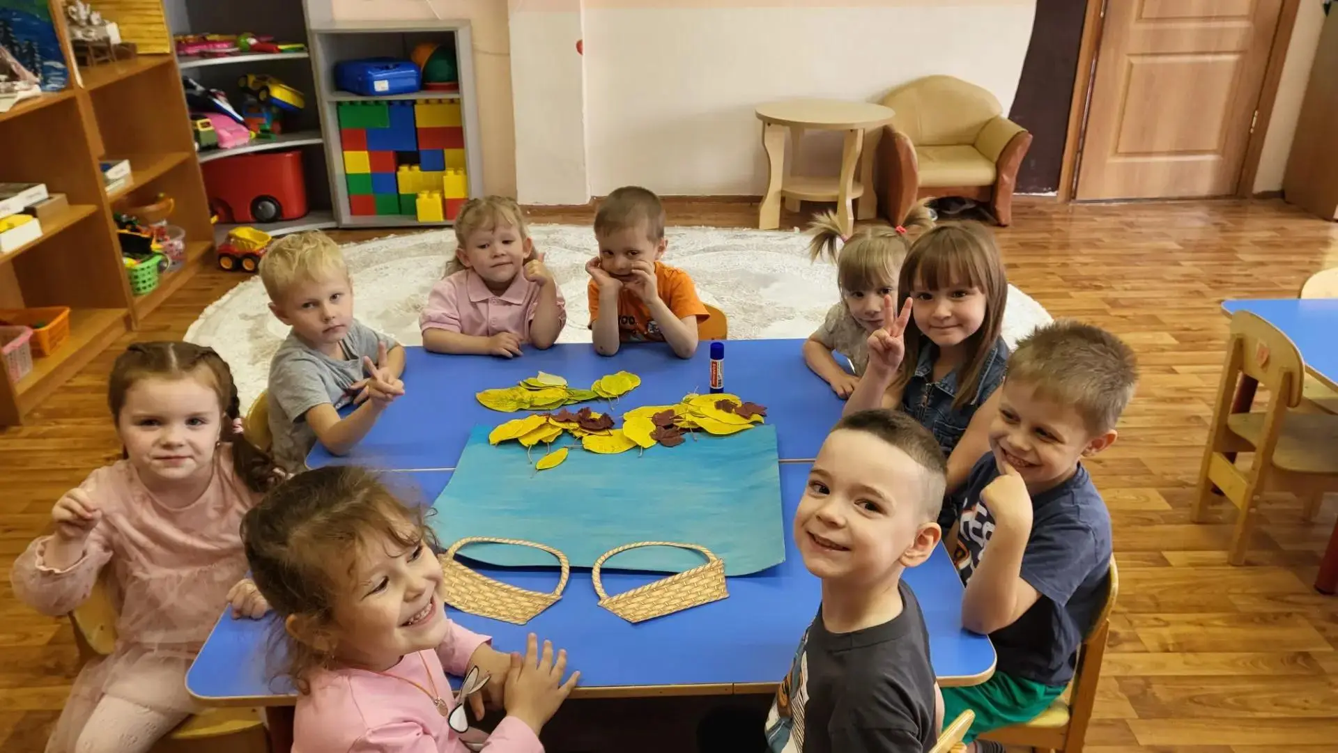 Золотая гостья постучалась в наши окна!