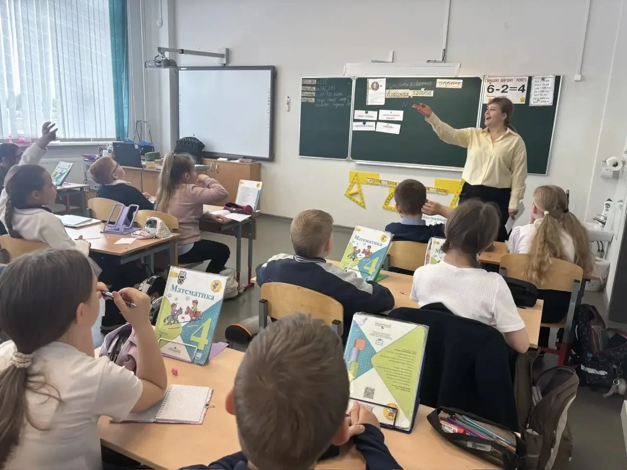 🎉 Когда родители стали учителями: самый душевный день в школе!  Сегодня в школе творилось настоящее 