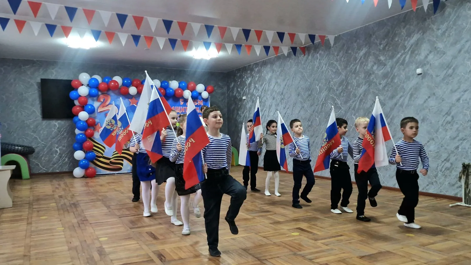 🎉🇷🇺Состоялся торжественный заключительный утренник подготовительной группы, посвящен...
