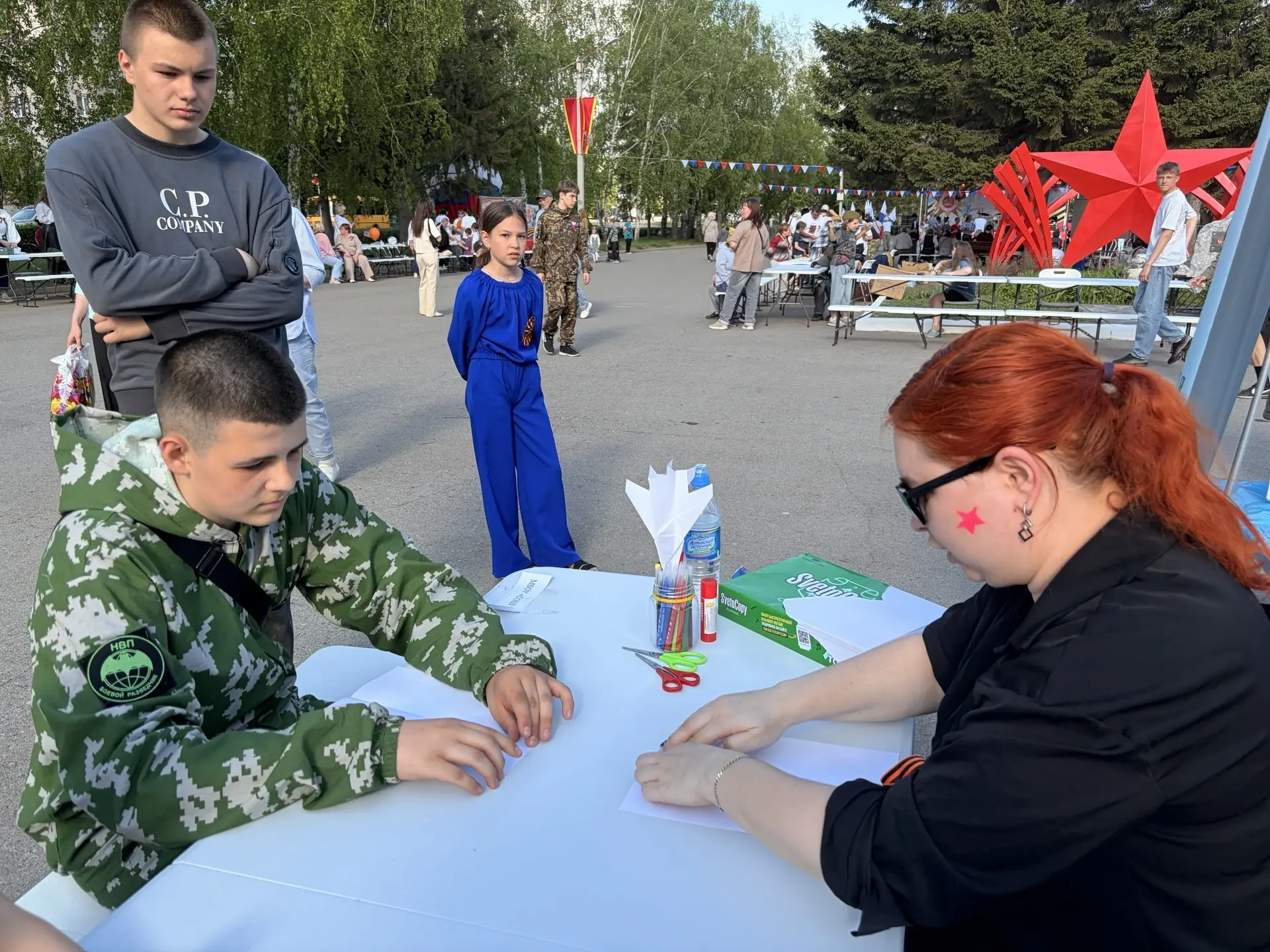 🎨✈️ Праздник Победы в Октябрьском районе: наши педагоги — в центре событий! 🎨✈️  9 мая на площади им