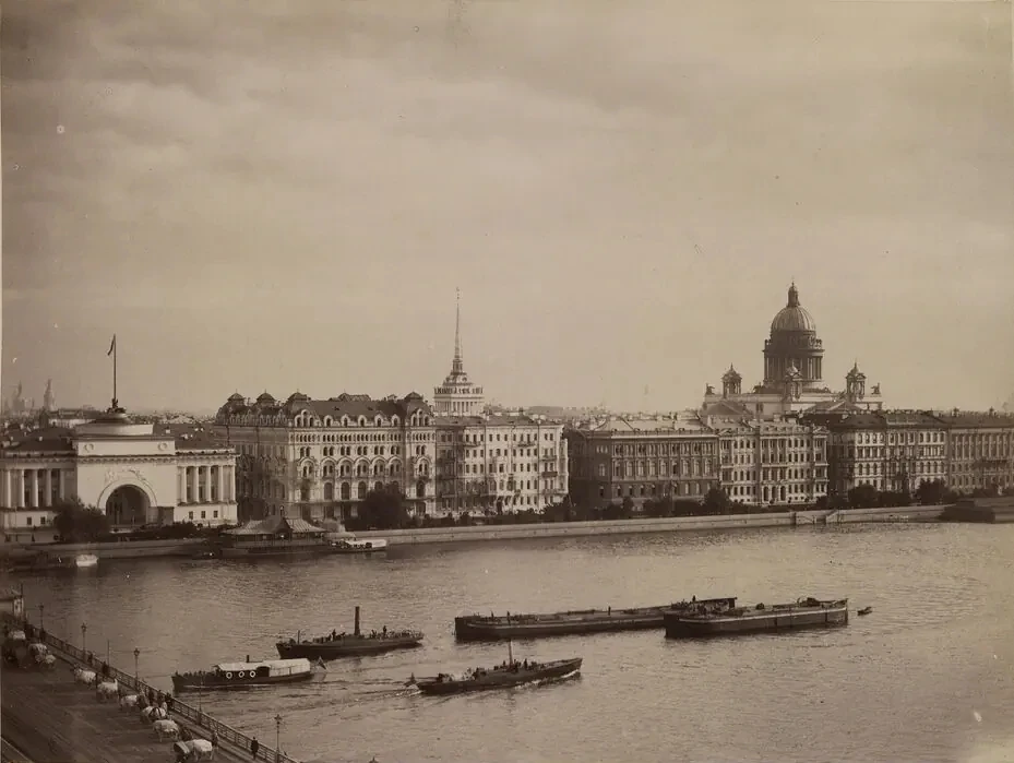 1887-1895.Вид на Адмиралтейскую набережную.