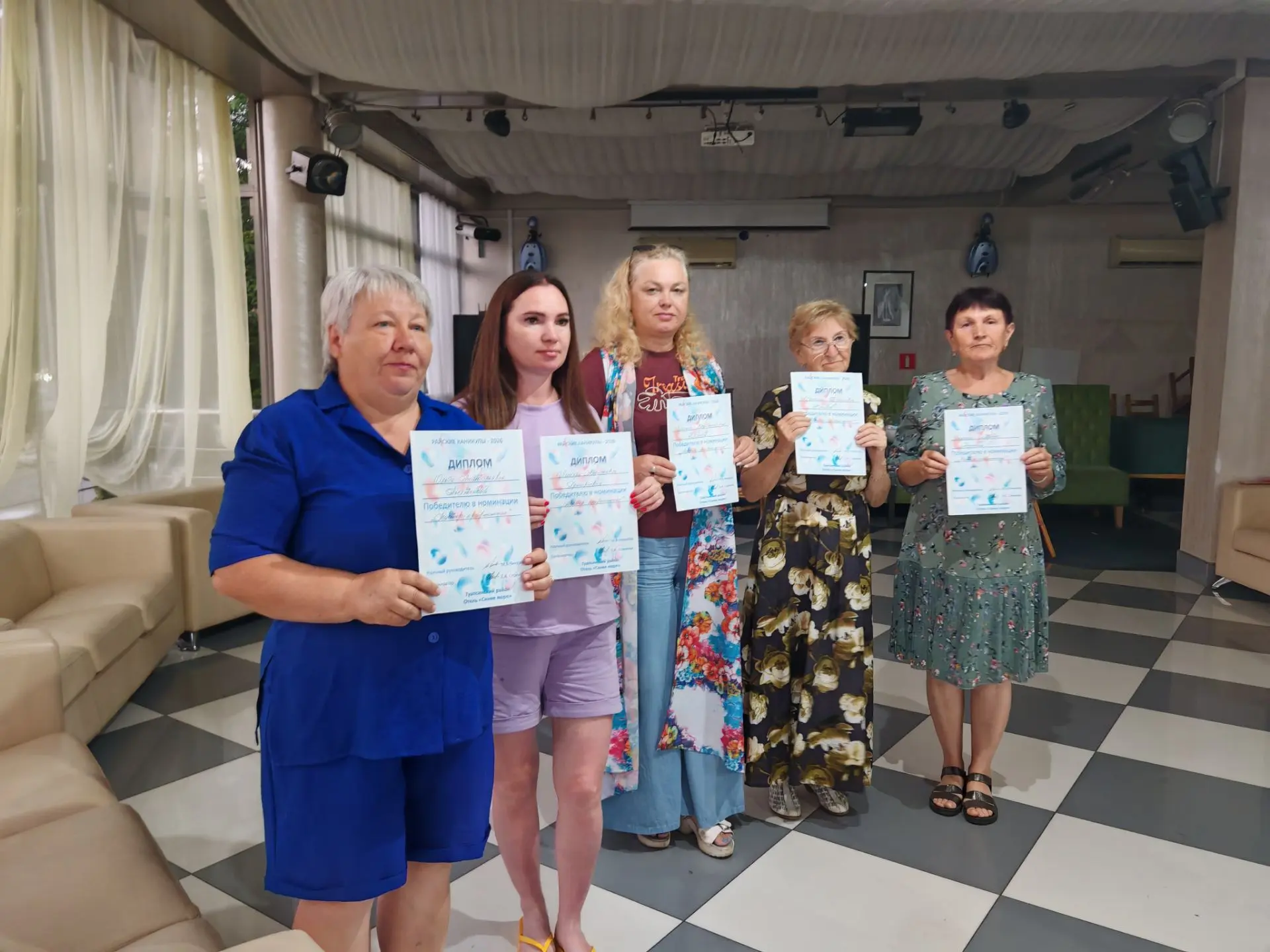 🌊 Наши педагоги успевают везде: от Чёрного моря до новых технологий!

Лето — время не только для от