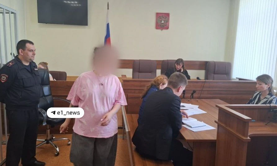 ❗️Мать ребенка, которого избил 19-летний мигрант, вступилась за виновника.  В суде выступила мама ма