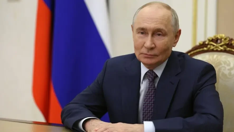 Путин поздравил педагогов с профессиональным праздником