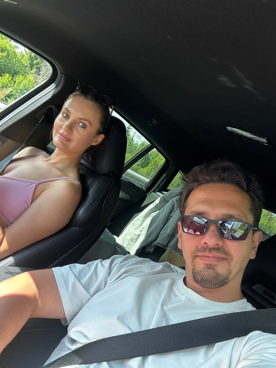 Едем из Спб в Краснодар, беседуем, слушаем аудио книги. 

И вопрос к вам возник, каких отношений вы 