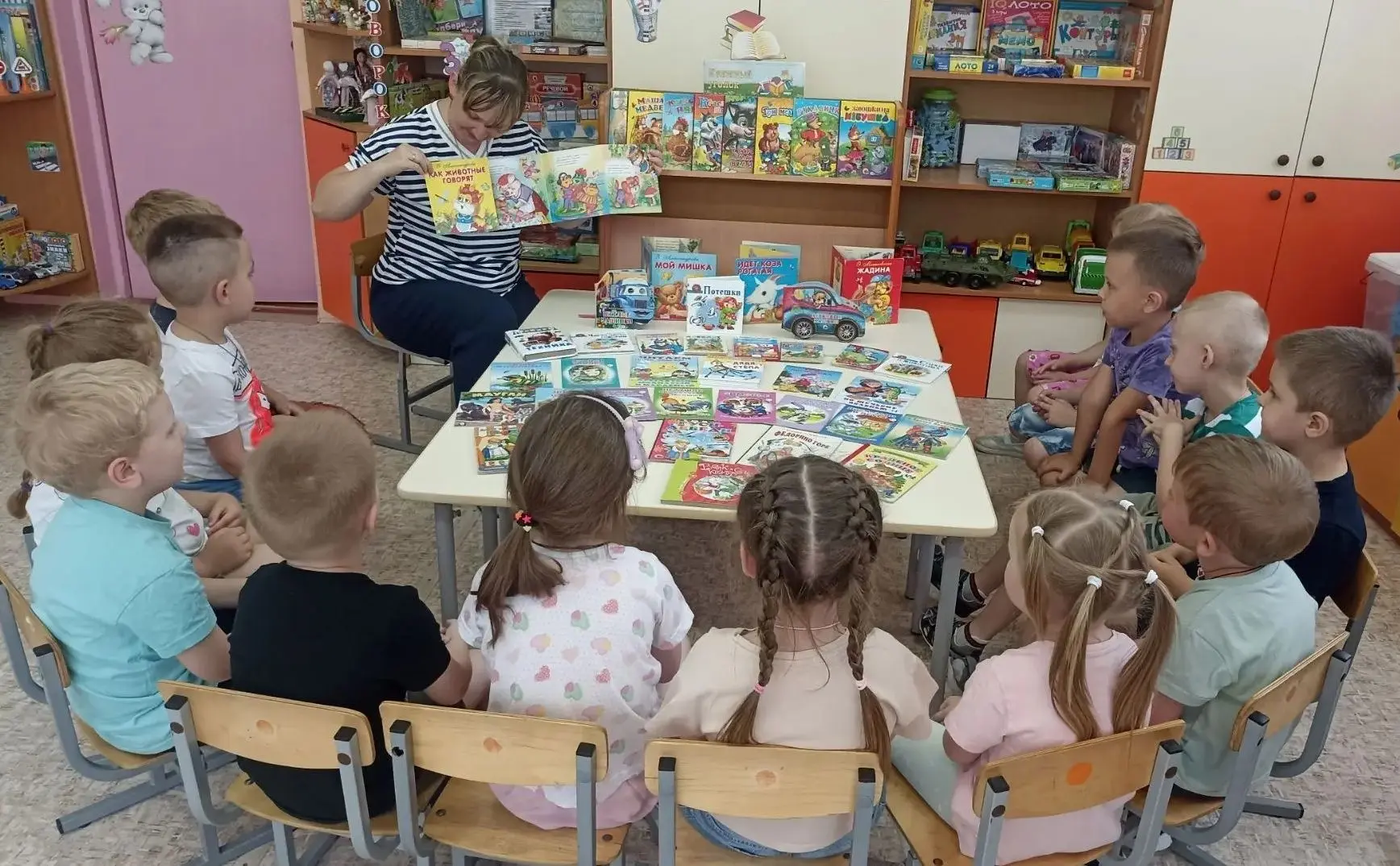 В нашем детском саду прошел  День  книги.  Это хорошая возможность напомнить нашим малышам о том, ка
