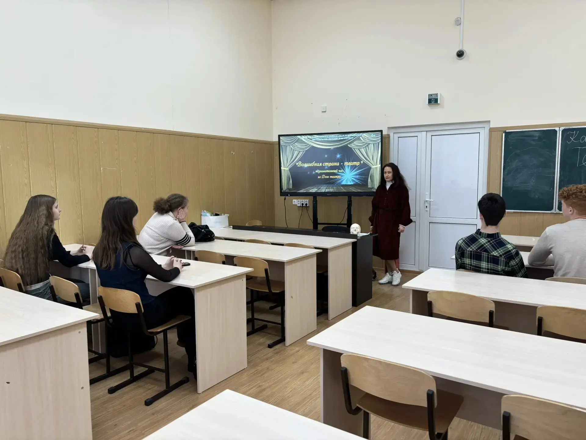 🎭 Театр как отражение истории, истории — как театр