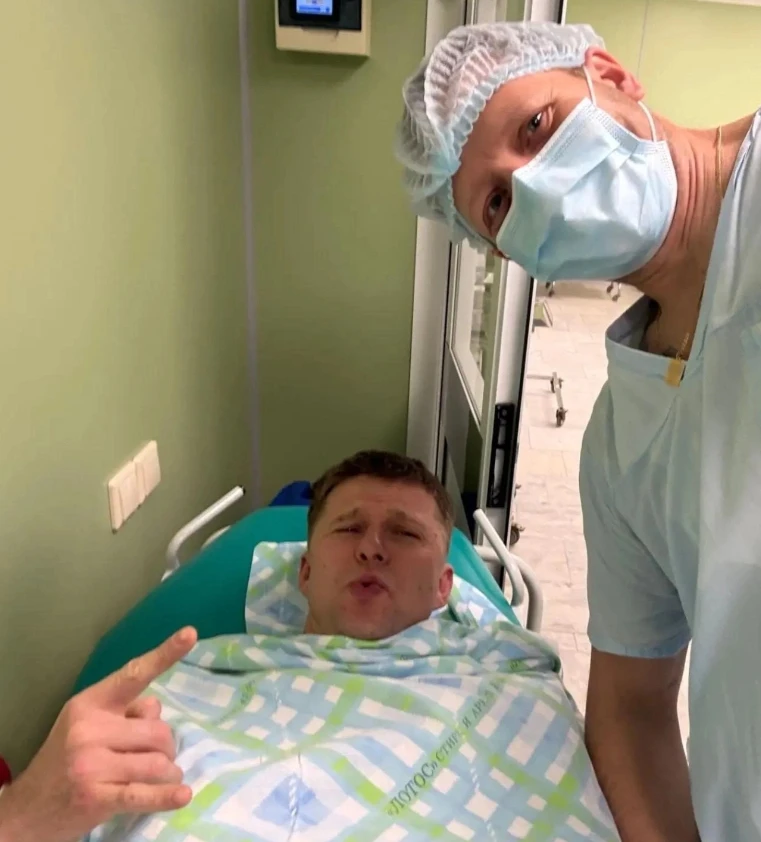 Известного российского актера Романа Курцына экстренно прооперировали в Ярославле. Как ...
