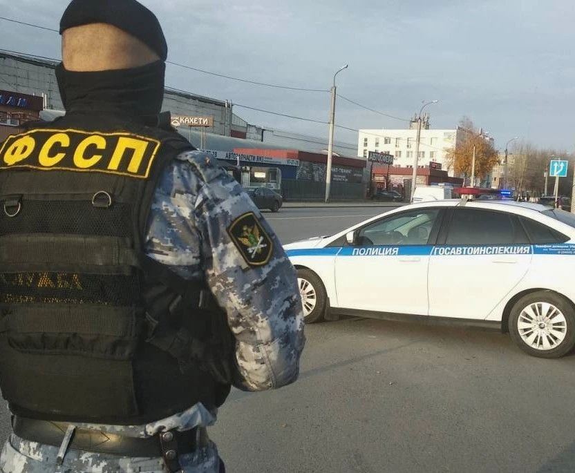 Жених из Тюмени по дороге на свадьбу оплатил долг невесты

В Тюмени судебные приставы и сотрудники Г