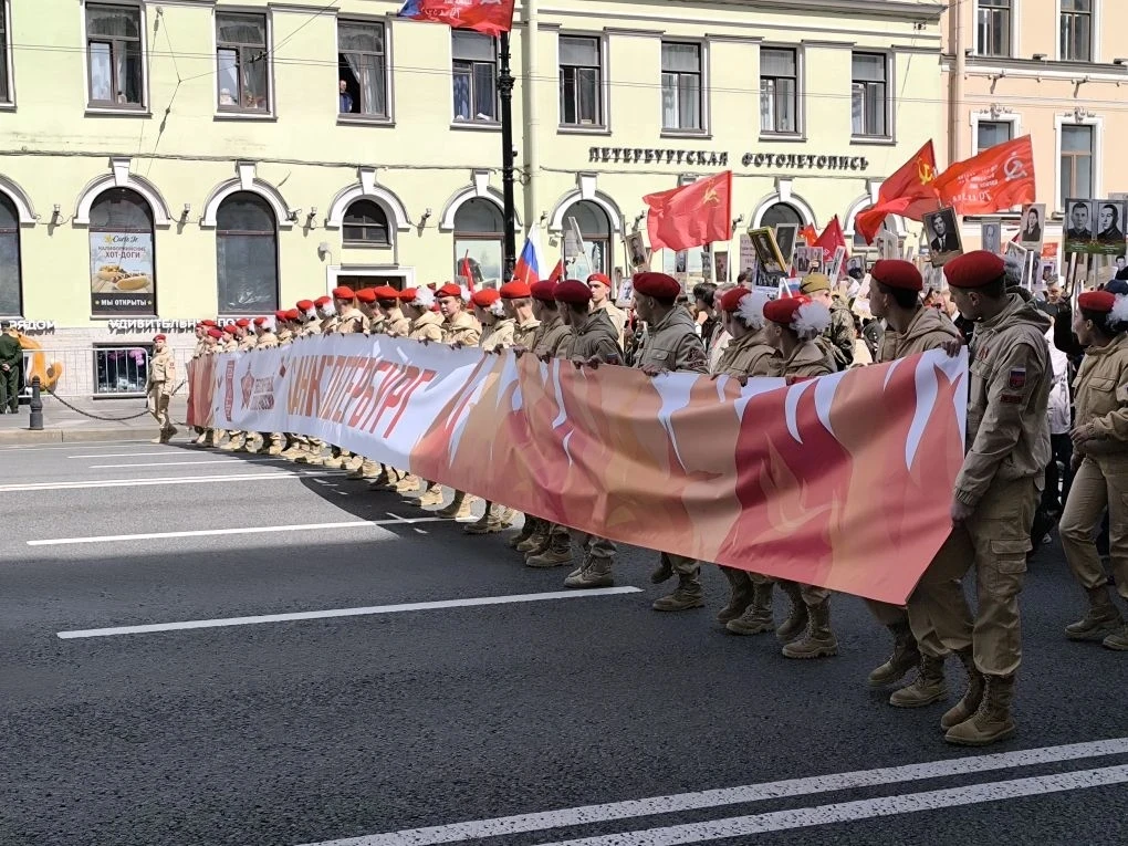 🇷🇺Кухарук Владислав обучающийся 7г класс, активный участник Юнармии и командир отряда "Высота 42". В