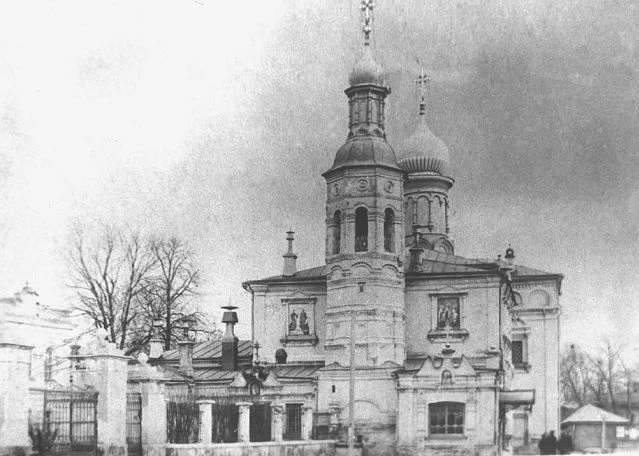 Свято-Владимирская (1693-1695 гг.) церковь со стороны Семинарской улицы. Рязань. 1910 г.