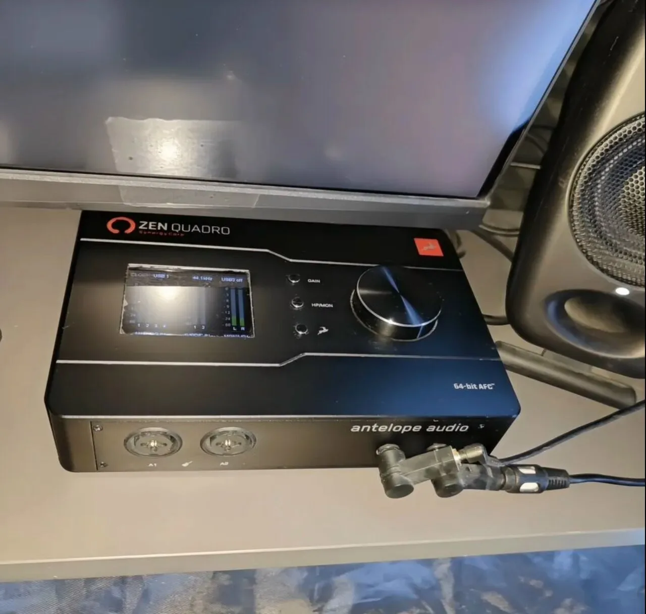 К продаже предлагается профессиональная звуковая карта Antelope Audio Zen Quadro, оснащ...
