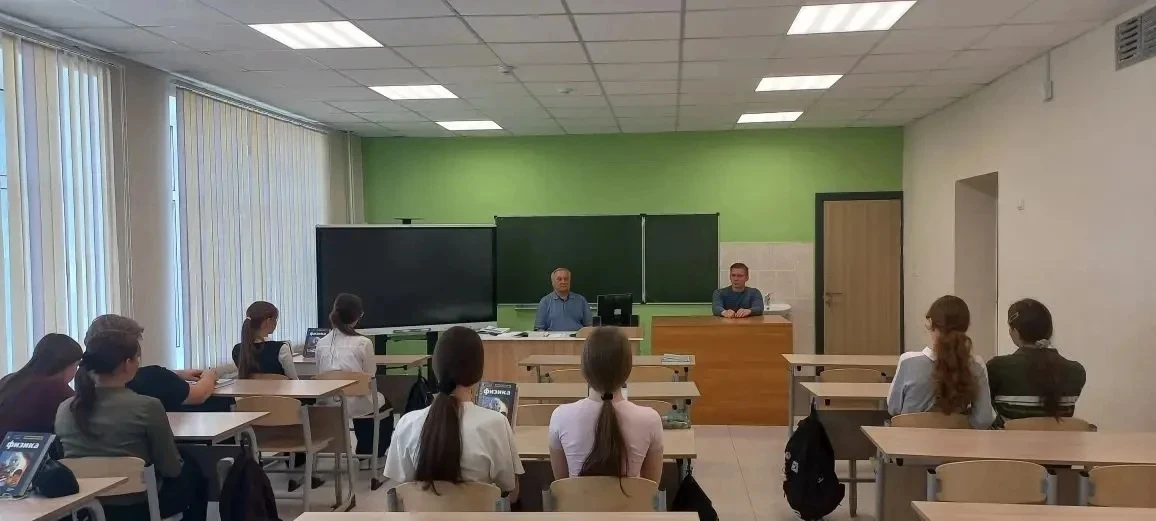 Наша школа всегда с теплотой встречает своих выпускников и поддерживает с ними добрые о...