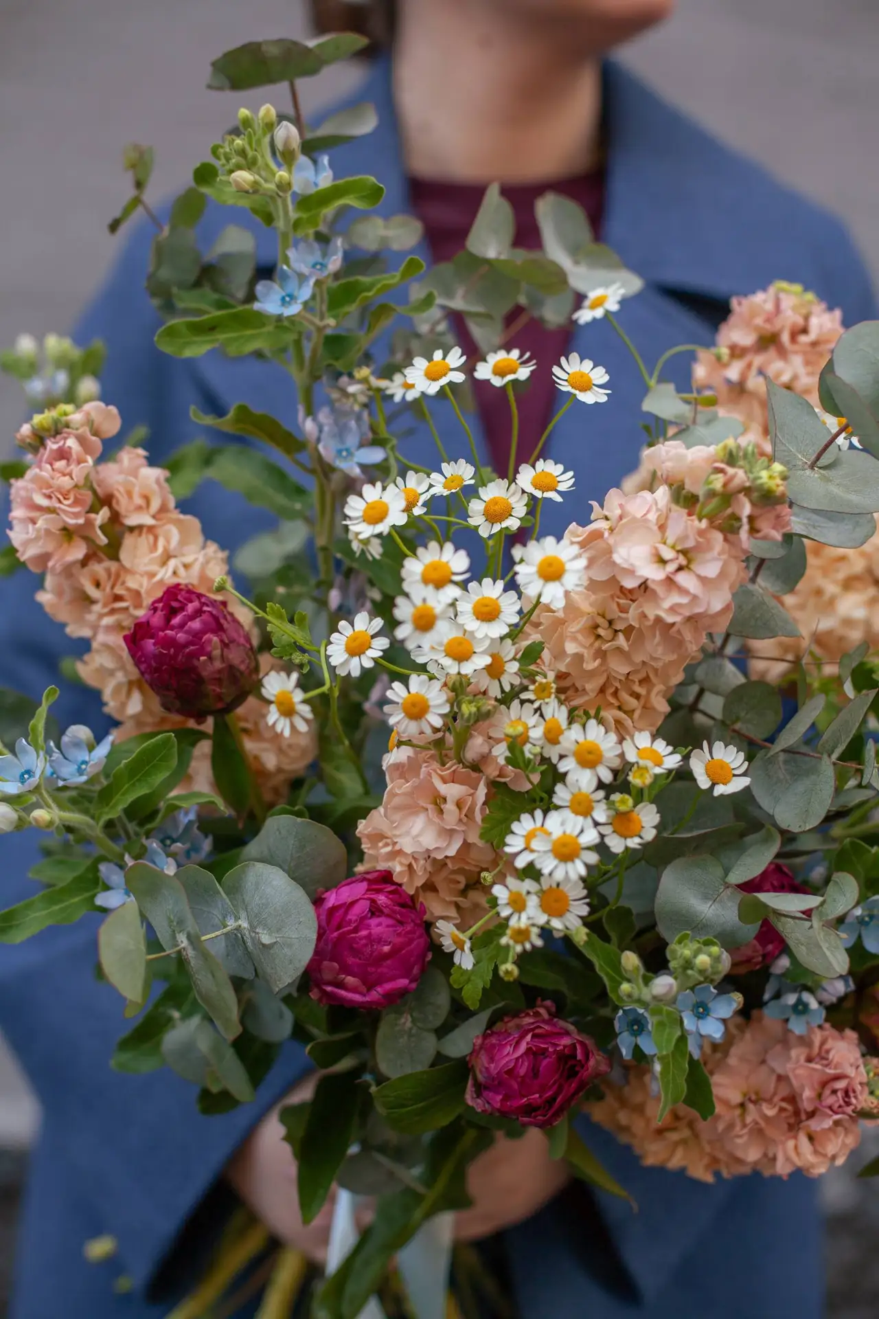 Букет в руках + прогулка по городу = идеальный день!🌸