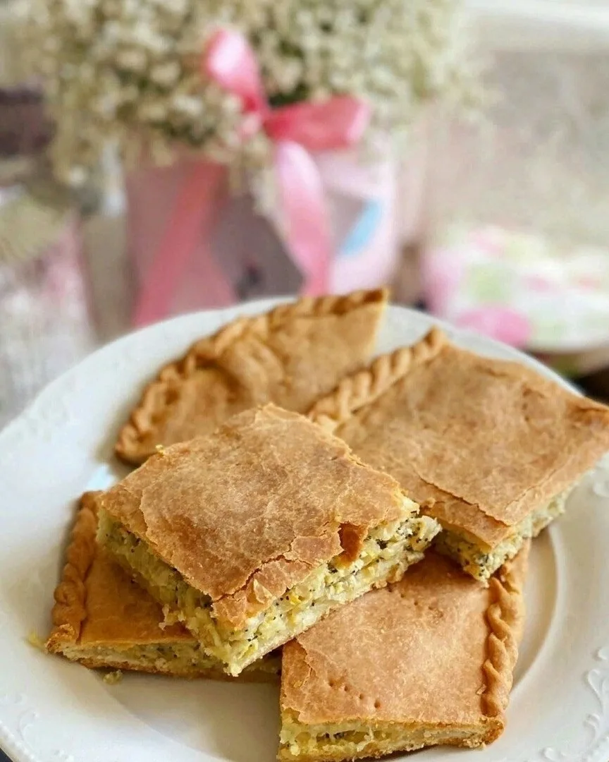 КАПУСТНЫЙ ПИРОГ НА ВКУСНЕЙШЕМ, НЕЖНОМ ТЕСТЕ!😍 ⠀
Готовится быстро и просто!
⠀
📌Тесто:
150 гр раст