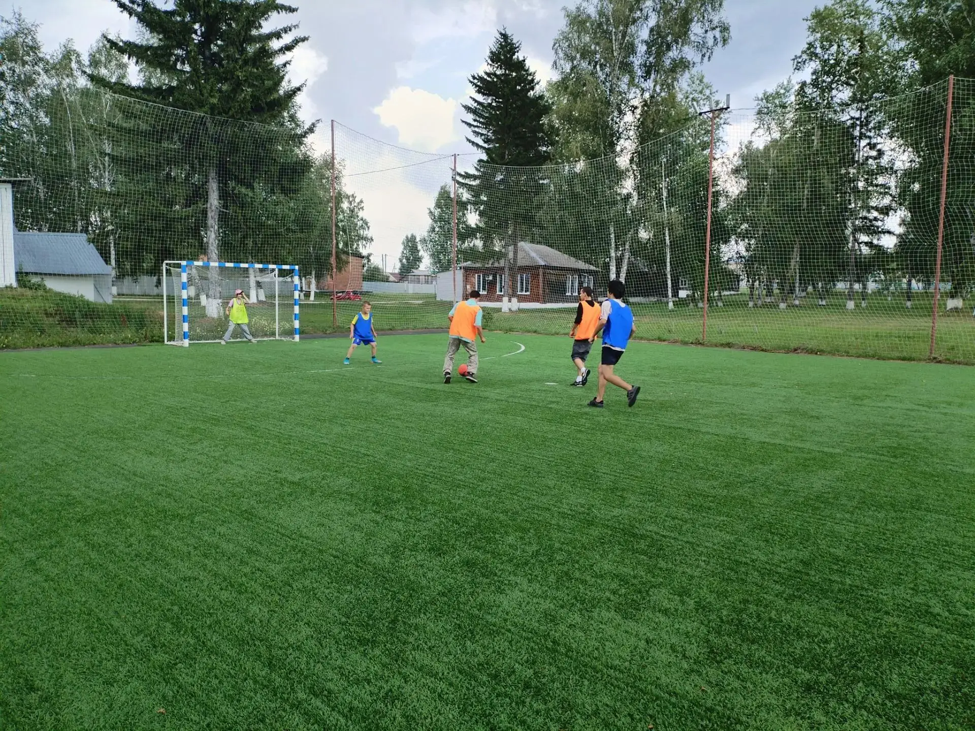 ⚽Лето, мяч и жаркие битвы: как прошёл наш футбольный турнир!

🌞Лето в этом году подарило нам по-нас