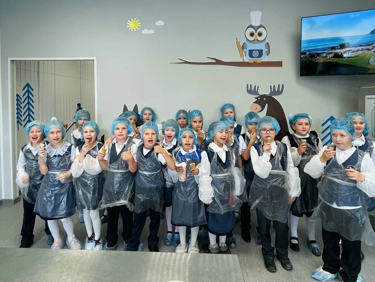 🍦🍦🍦1 сентября ученики 2 "а" класса вместе с классным руководителем Анастасией Зябкин...