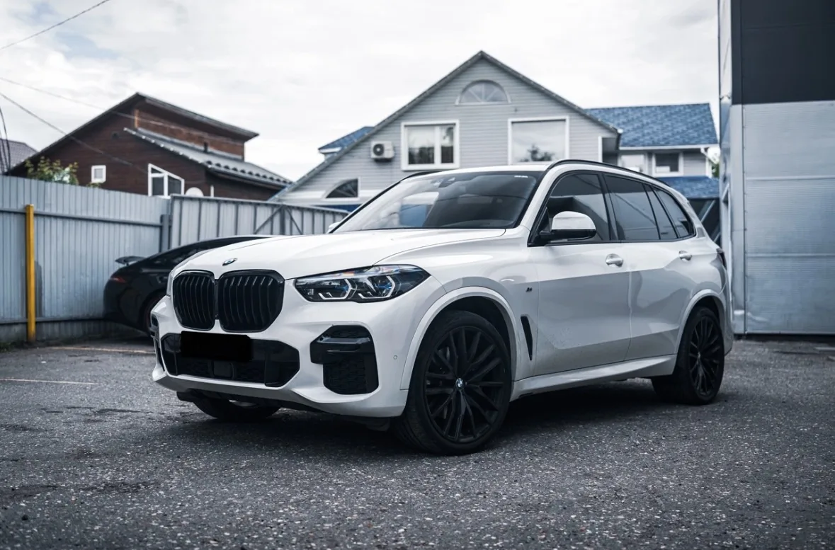 Белоснежный BMW X5 30D стал мощнее благодаря нашему программному обеспечению STAGE 1.
