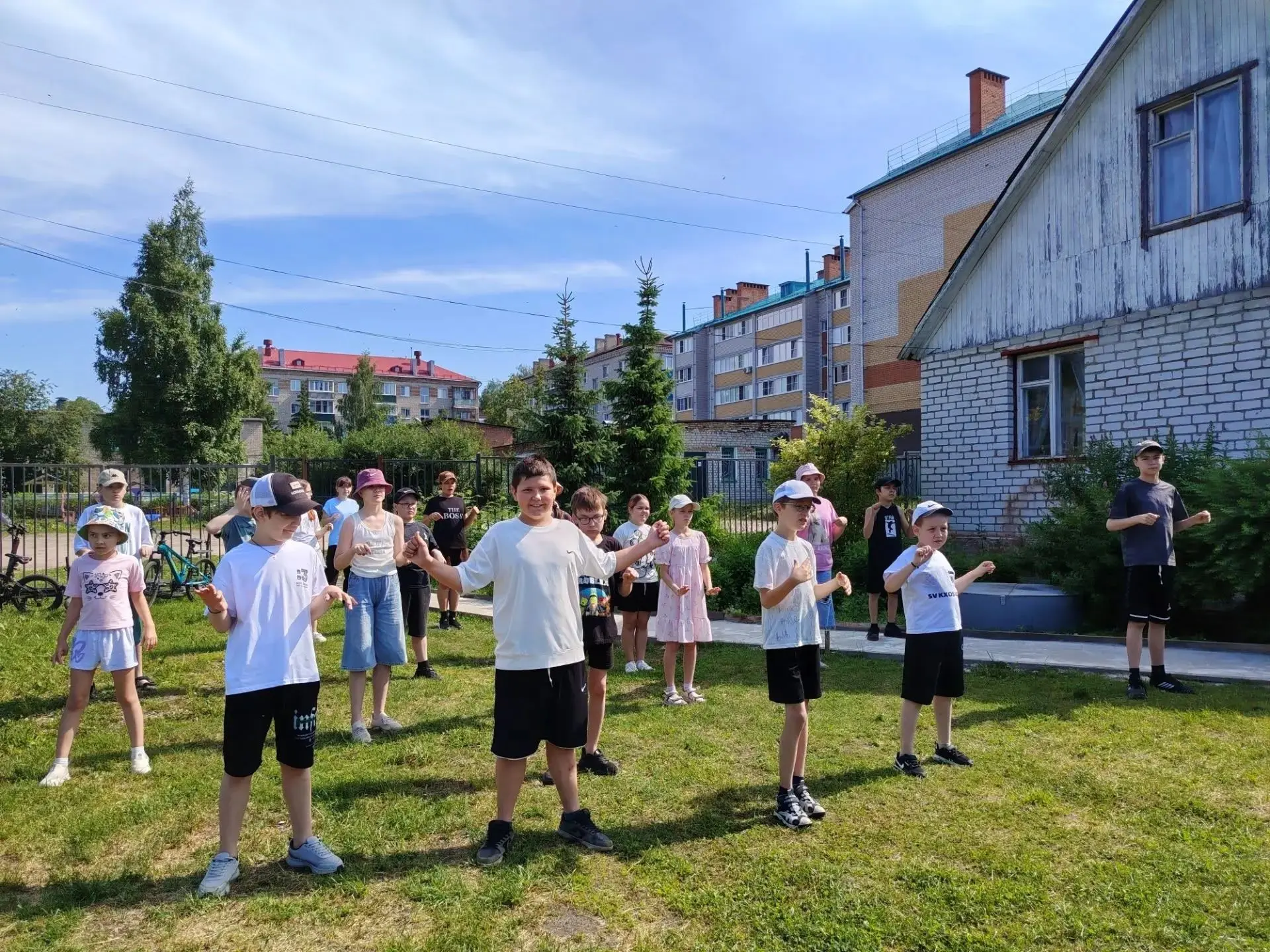 🌞 Что нужно, чтобы проснуться и быть в хорошем настроении?
Кофе?
Нееет!
Нам нужен заряд бодрости и 