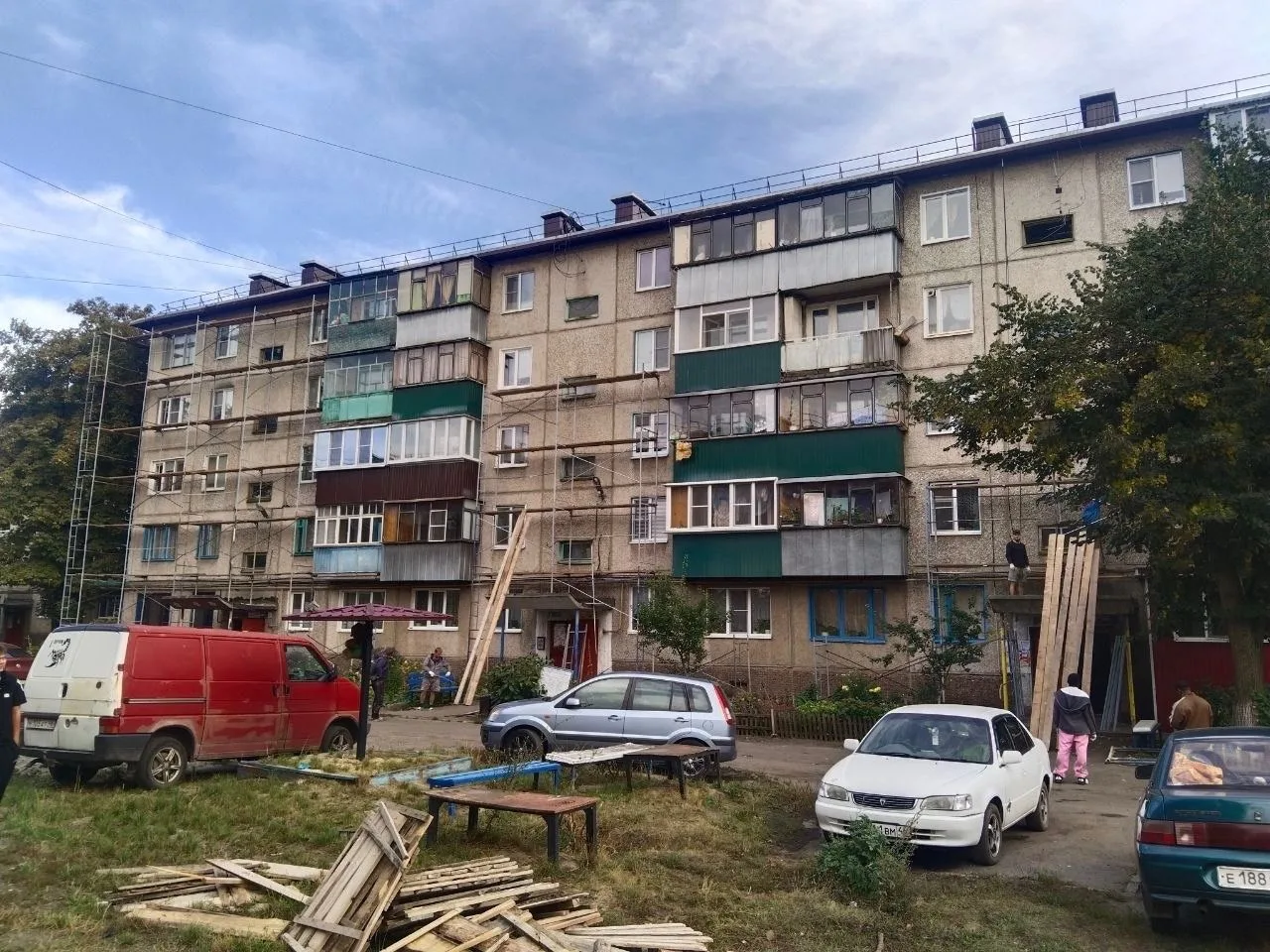 🏠Подрядная организация приступила к выполнению работ по  капитальному ремонту фасада М...