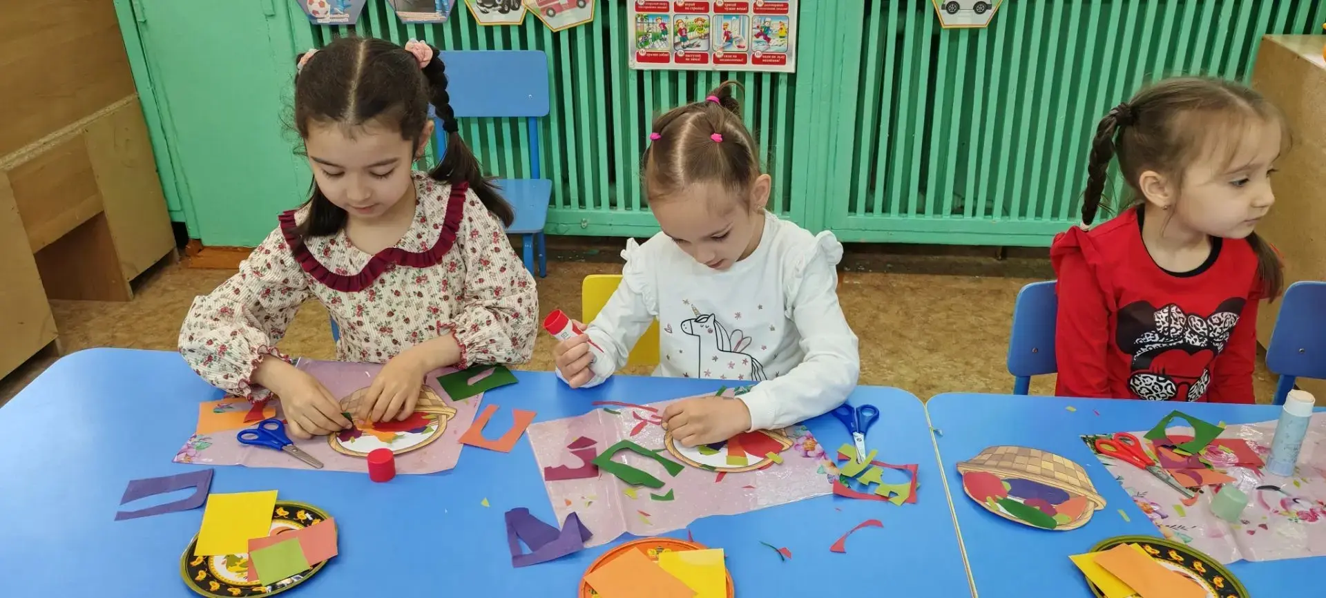 Июнь, солнце и… хрустящие витамины! 🥒🍅 

В нашей летней экологической смене наступил «День свежих 