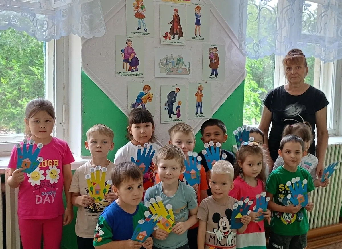 В рамках мероприятий ко Дню семьи, любви и верности в группе «Непоседы» прошло тематиче...